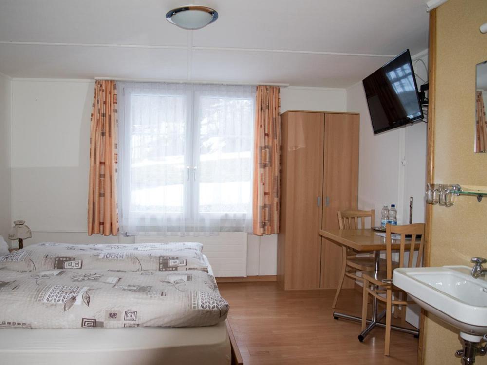 Hotel Restaurant Raben Linthal Exterior foto