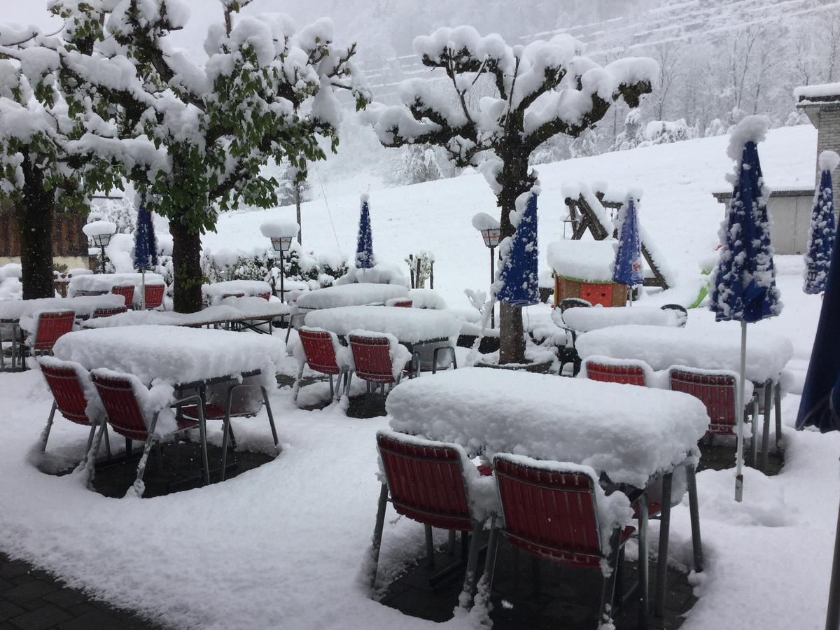 Hotel Restaurant Raben Linthal Exterior foto